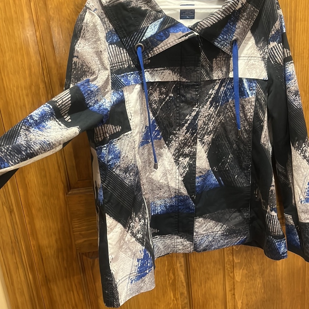 Jacket - Picture 3 of 10